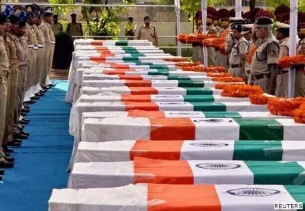 rannvijaysingha's tweet photo. Let’s not forget the ultimate sacrifice of our soldiers. They make sure we can have a normal safe life. Deepest condolences to the family of the martyrs and we pray for the injured. #pulwama #kashmirterrorattack 
Pray for Peace. https://t.co/UBNtxS0EsZ