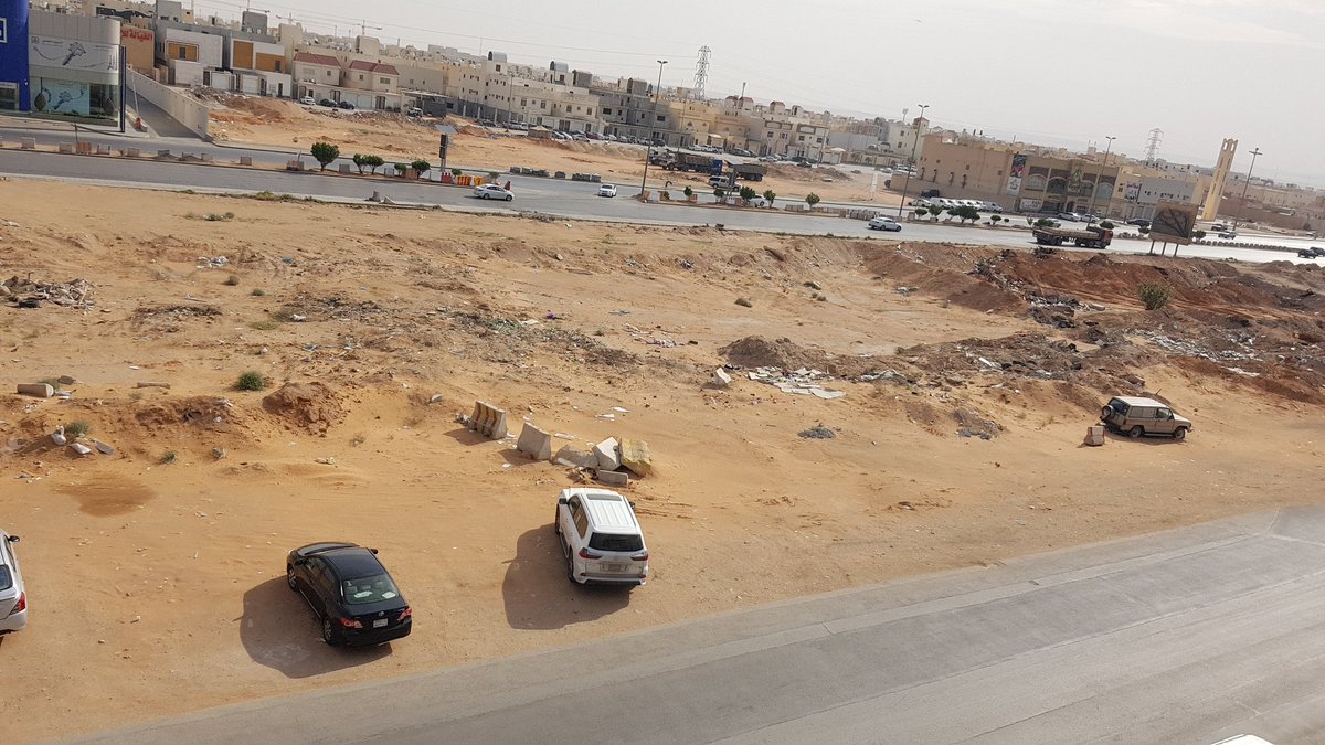 ownertmara's tweet photo. تلوث بصري منذ سنوات طريق الشيخ جابر امام بنك الراجحي حي النهضه وبلديه الروضه لاحياه لمن تنادي @saudimomra  @Amanatalriyadh  @Riyadh_Rmc @Amana940  @RiyadhDevelop  واكثر من شكوى ترفع والمكان كله حشرات وقوارض مرفق لكم اللوكيشن https://t.co/5wcQrS7nrk