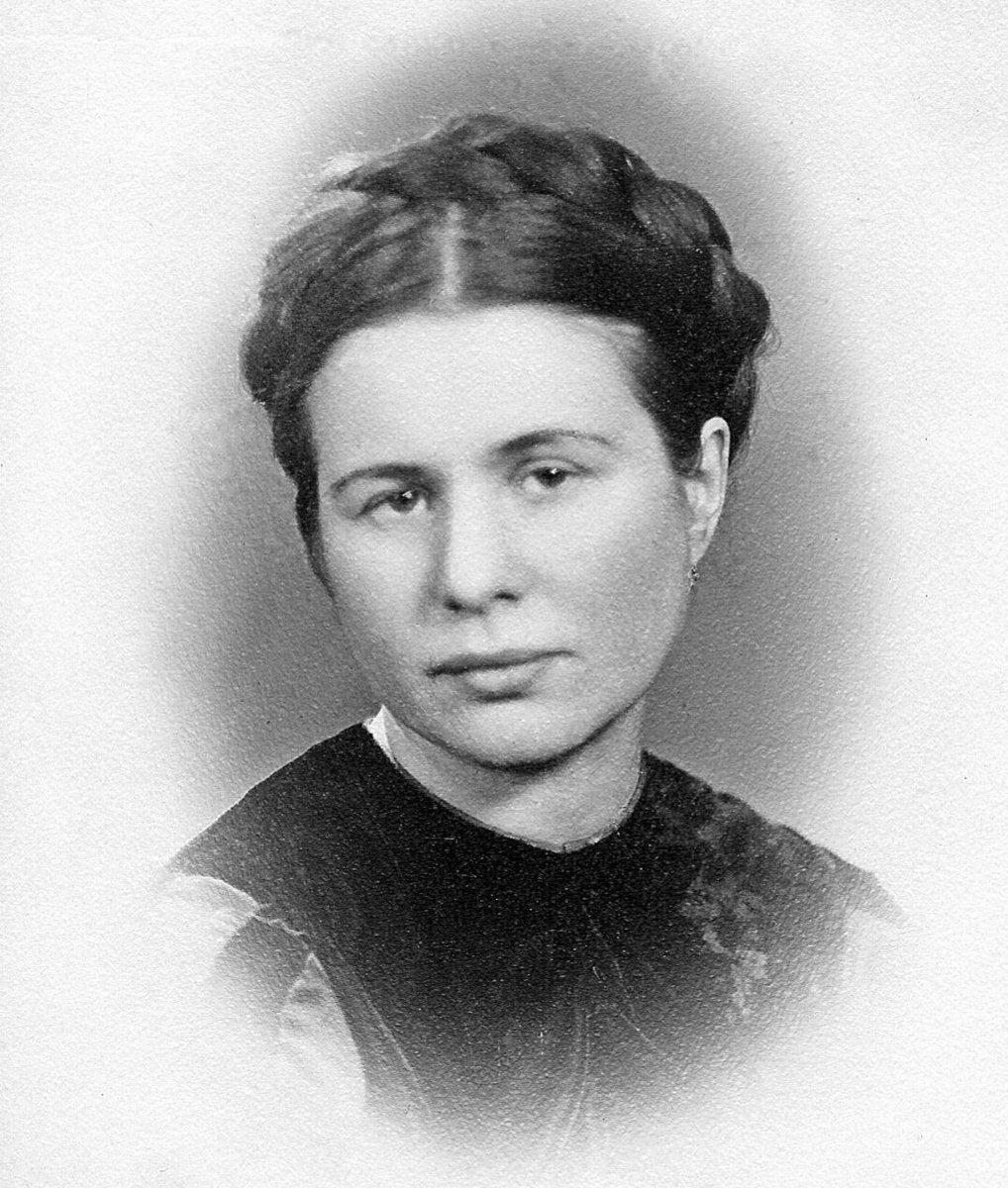 15 februari 1910 föddes polska socialarbetaren Irena Sendler som räddade 2500 judiska barn från Warszawas getto under andra världskriget. Barnen smugglades bl a ut ur gettot i lådor och förseddes med falska identiteter. Barnen fördes sedan i säkerhet hos kristna familjer.