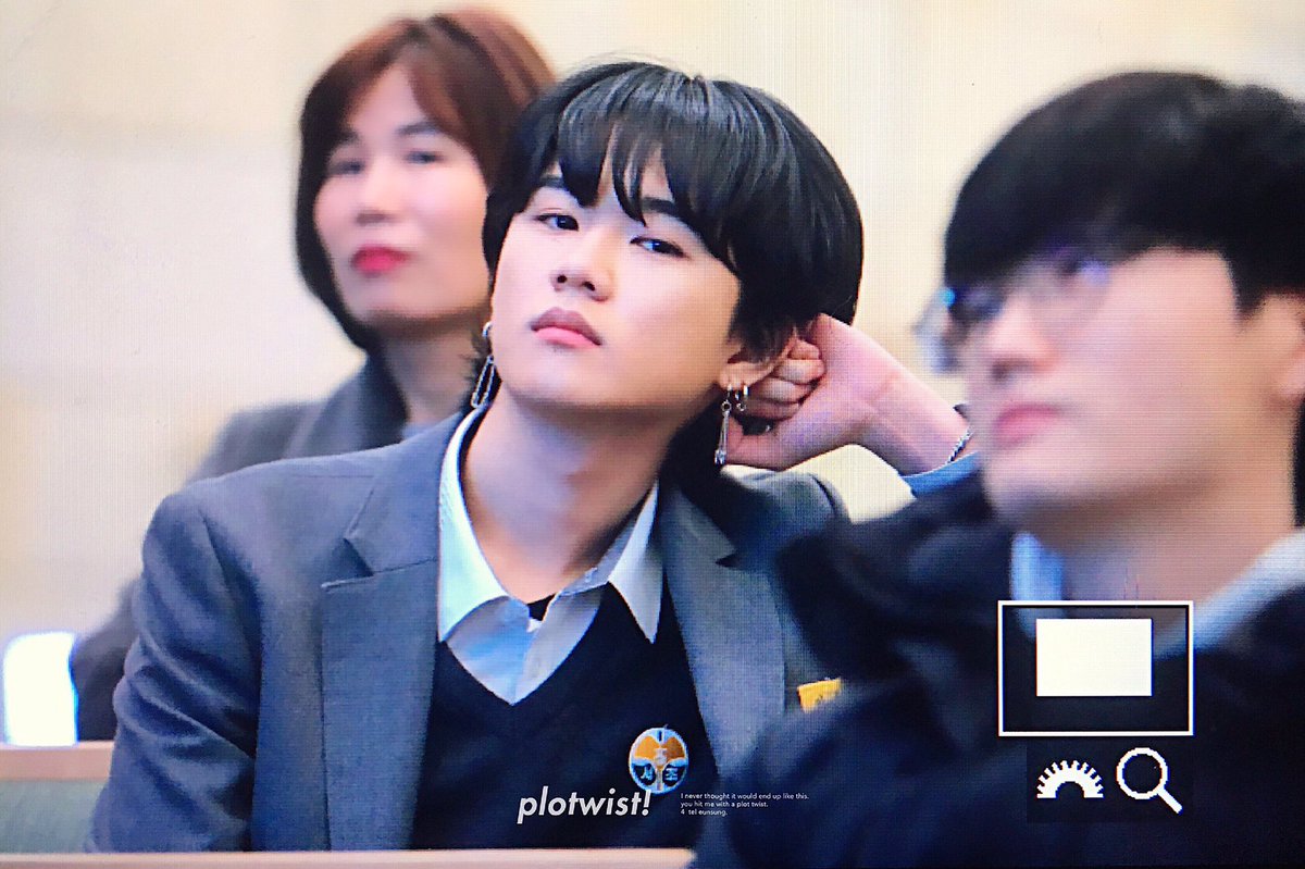 plo_t_wist's tweet photo. 190215 졸업식 #이은성
졸업축하합니다😭✨🤙🏻 https://t.co/LAVPJBe8CA
