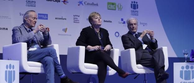 alicanteplaza's tweet photo. #FEXDIR2019 Piqué y Garrigues coinciden: "Es el momento de reivindicar a España como actor en Europa" https://t.co/2tbgpgtRj7 https://t.co/ym0KDWd7iH
