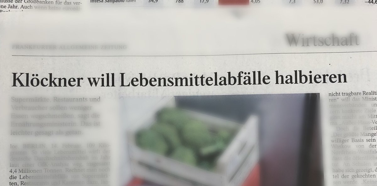 Am besten mit einem scharfen Messer. @Floskelwolke