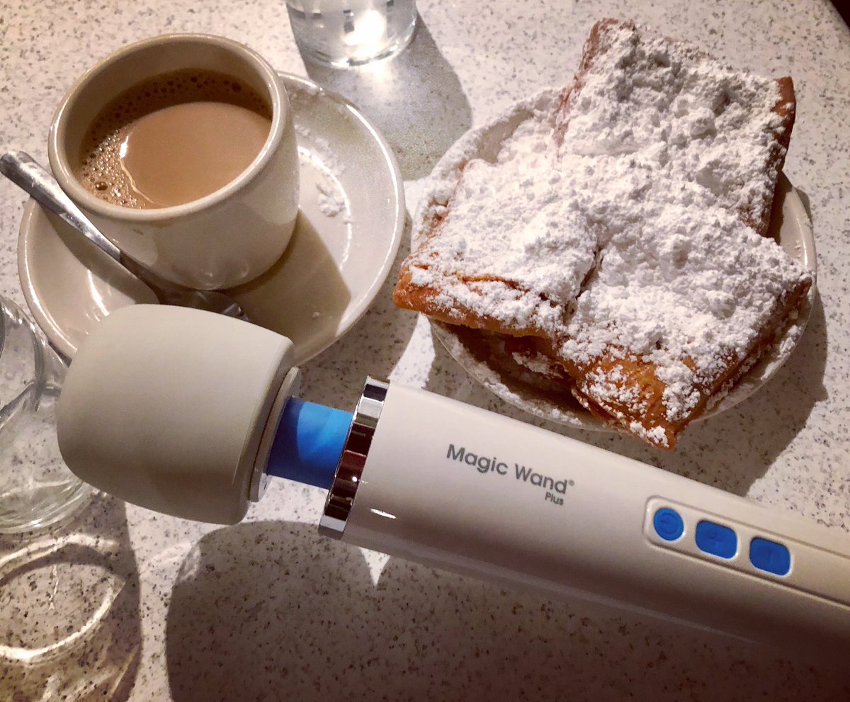 PhallophileRev's tweet photo. The Magic Wand Plus does New Orleans, pt. 2: After-midnight beignets at Cafe du Monde 😃
#beignets #cafedumonde #hitachimagicwand #magicwandplus #bodysafesextoys https://t.co/sE4fBq4JHL