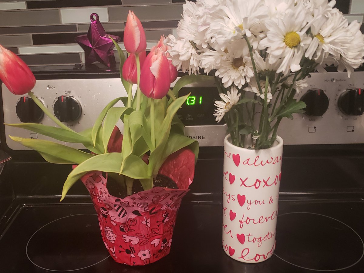 OwnAlways's tweet image. I love those who see your darkness, and still remind you of your light.