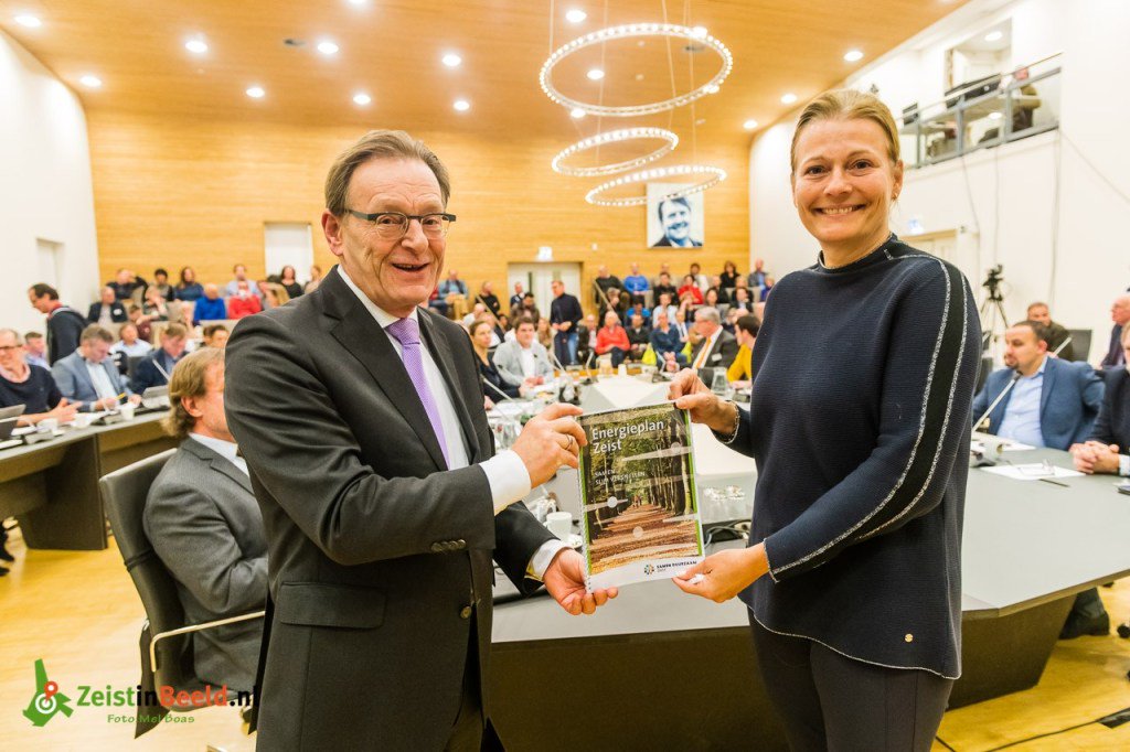 gemeenteraad neemt Energieplan van Samen Duurzaam Zeist in ontvangst. Samen Duurzaam Zeist heeft in het Energieplan beschreven wat een klimaatneutraal Zeist concreet inhoudt.
#klimaatneutraal #Energieplan, #Gemeenteraad… zeistinbeeld.nl/2019/02/15/gem…