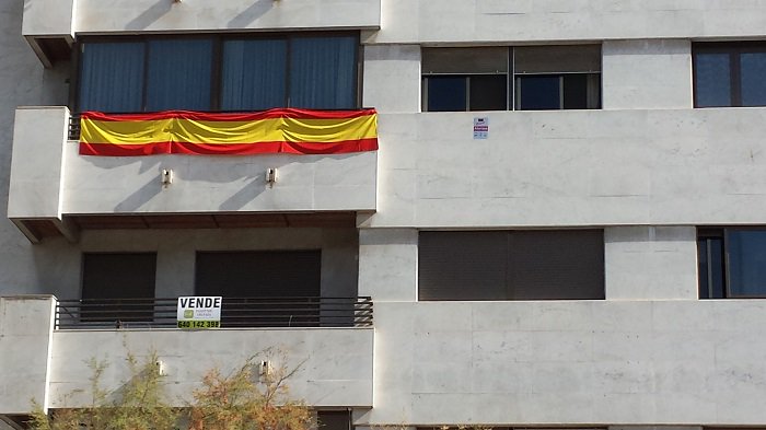 IndeGranada's tweet photo. 'El significado de la palabra patriota'. Así titula la última entrada en su blog, El ojo distraído, el periodista y escritor @JesusToralTA. No dejes de leerlo. https://t.co/wUo6PFc6Gp https://t.co/pRI83SlLoP