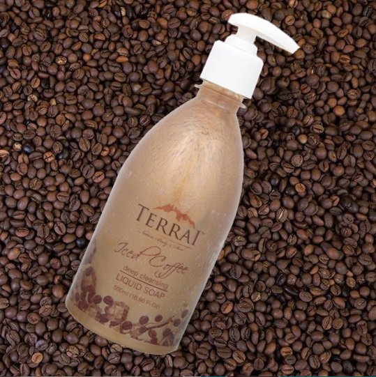 Terrai_Natural's tweet photo. Hey Coffee Lovers, ☕️ Here comes the coffee liquid soap especially for you... 💫
Just Pump out smoothly and produce a luxurious lather...
.
.Shop Now @MyNykaa Link - https://t.co/W7dYj9gJq3
#terrainaturalproducts #coffeelover #coffee #FridayFeeling #weekend #soap #liquidsoap https://t.co/6XI8g07noV