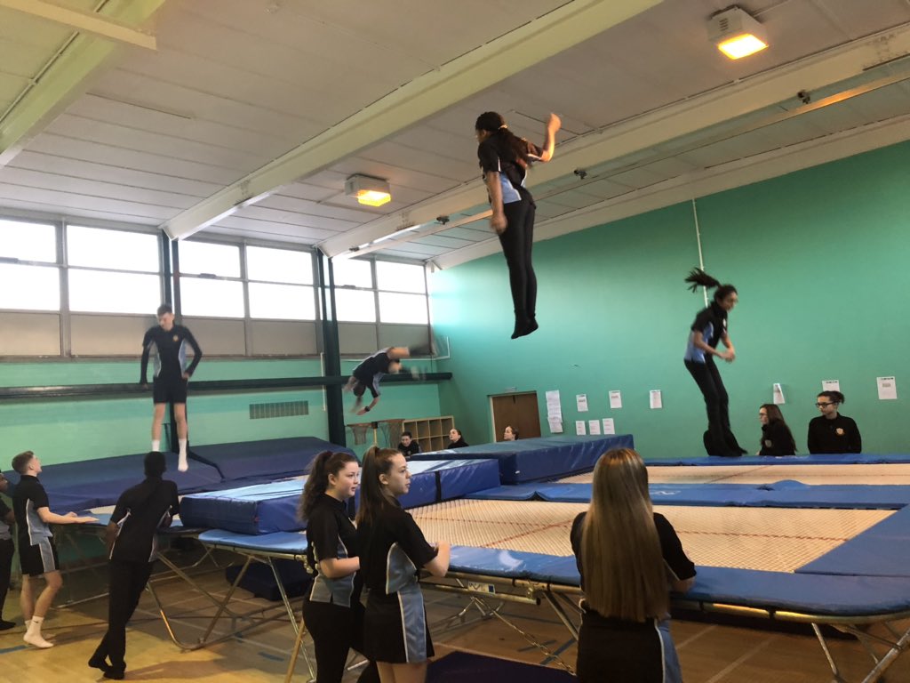 StreetlyPE's tweet photo. A good turnout this morning at trampolining club! #gcsepe #streetlytrampolining #bouncingaround https://t.co/pGGa4Okmyx