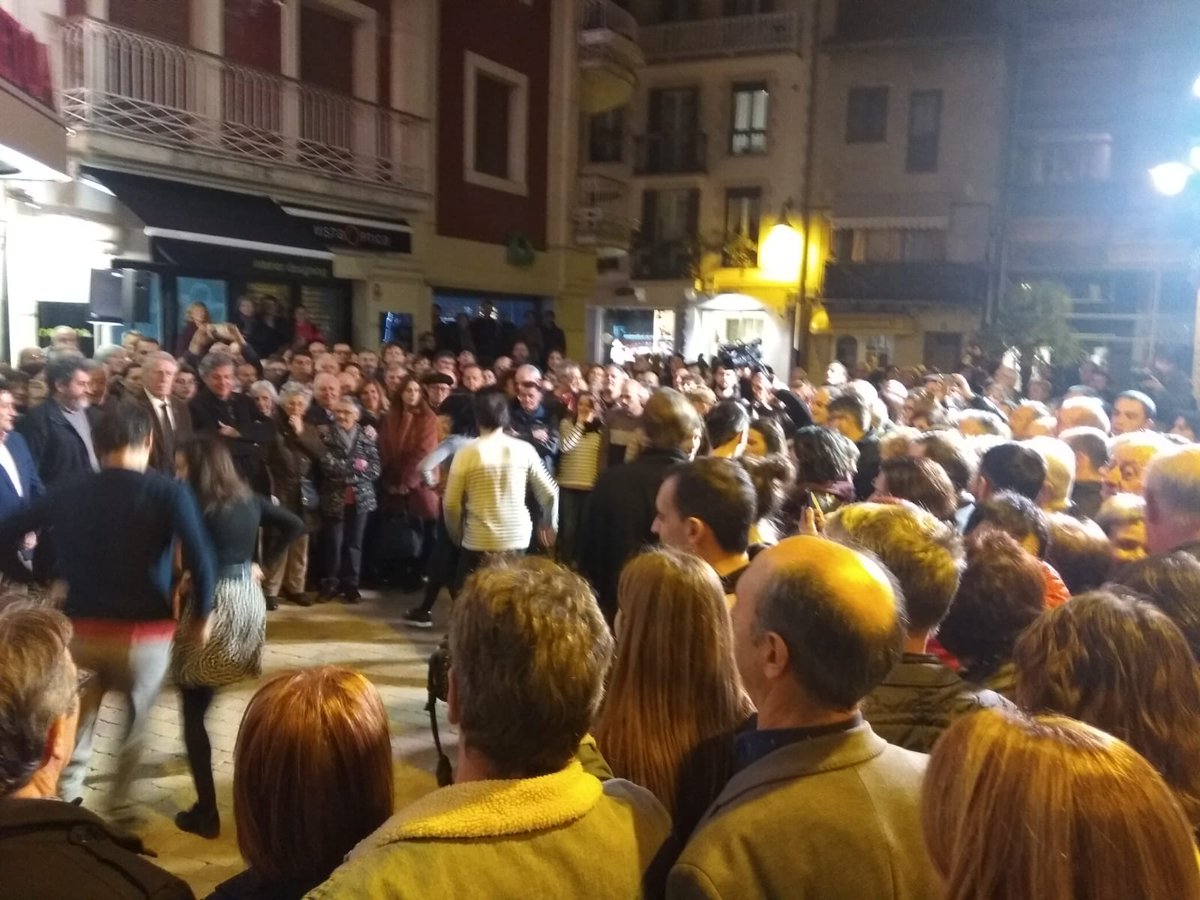 ItziarMurua's tweet photo. Dotore gelditu da Modelo Aretoa. Zorionak hau posible egin duzuen guzti-guztioi. #zarautz #ModeloAretoa https://t.co/UzJvOlVe9A
