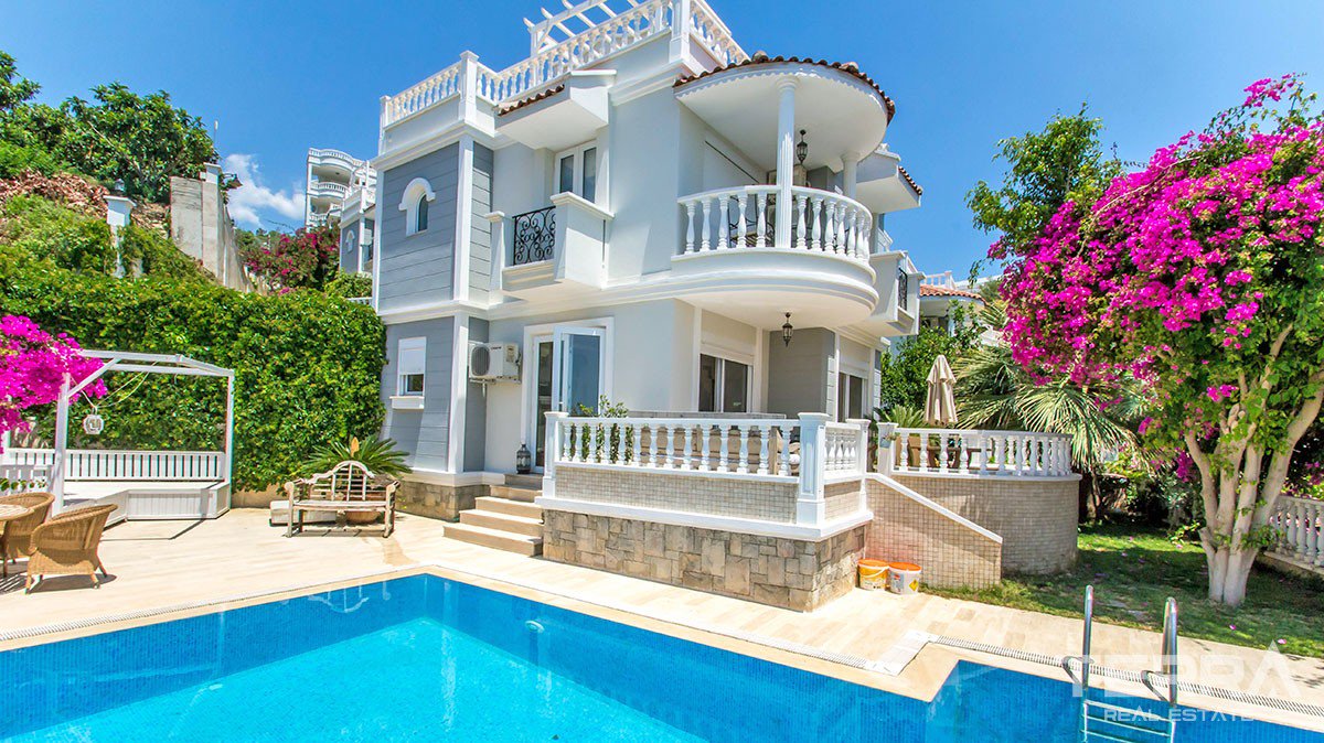 TerraEmlak's tweet photo. Alanya'da Deniz Manzaralı Satılık Çok Özel Villa 
#terrarealestate
https://t.co/5f1z5ikg5u https://t.co/qawyBWDzJl