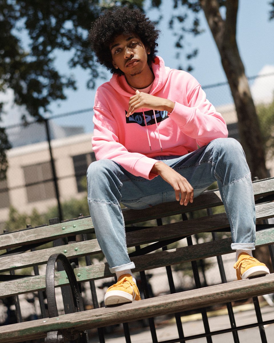 TAPER is the new NORMAL! 
Levi’s® Introduces the new cuffed Hi-Ball Roll – designed to show off your hype-worthy sneakers!
mrdoveton.com/taper-is-the-n… … @LevistraussSA