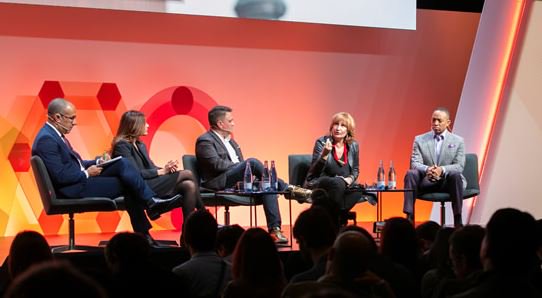 Fira_Barcelona's tweet photo. .@SmartCityexpo is looking for the best speakers to share their ideas, stories and projects for urban development on stage (19- 21 November). The #CallForSpeakers is open! #SCEWC19 https://t.co/xNtLmcuAmy https://t.co/0Sh96brFuo