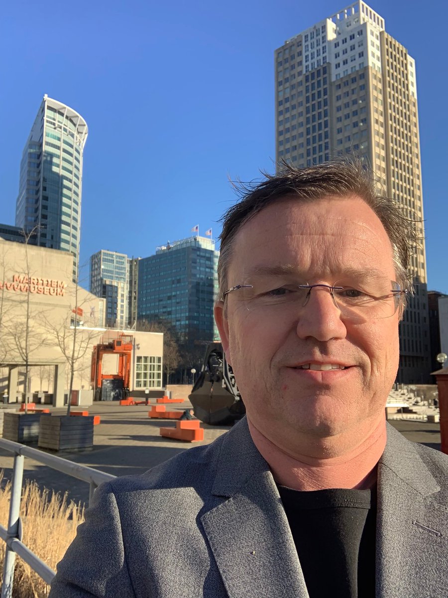 We werken met 80 gemeenten, 30 Rabobanken en vele ondernemers aan het verduurzamen van vastgoed. Daarmee leveren we een bijdrage aan de vermindering van de opwarming van de Aarde. Vandaag, half februari, kunnen we al zonder jas naar buiten. Voor 1x best lekker! ⁦<a href="/Rabobank/">Rabobank</a>⁩