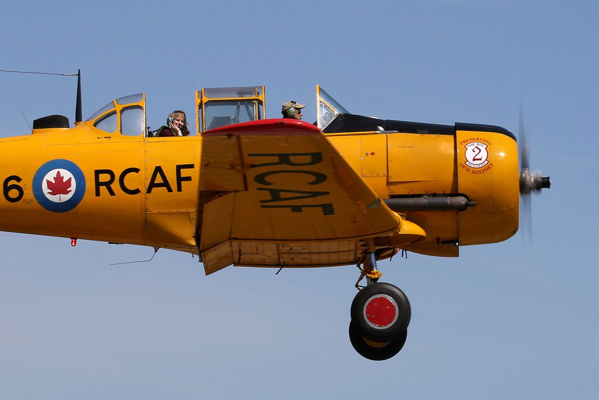 ViviDiVision's tweet photo. "Nice color for great project" V∆V
- OK let's go #France right now !
📸 Barry Griffiths
#Photography #Aircraft #Canada #Aviation #GiletsJaunes
#BestVision #BestMoment #BestRegards #YellowJackets💛 https://t.co/ZNjkUk4Aya