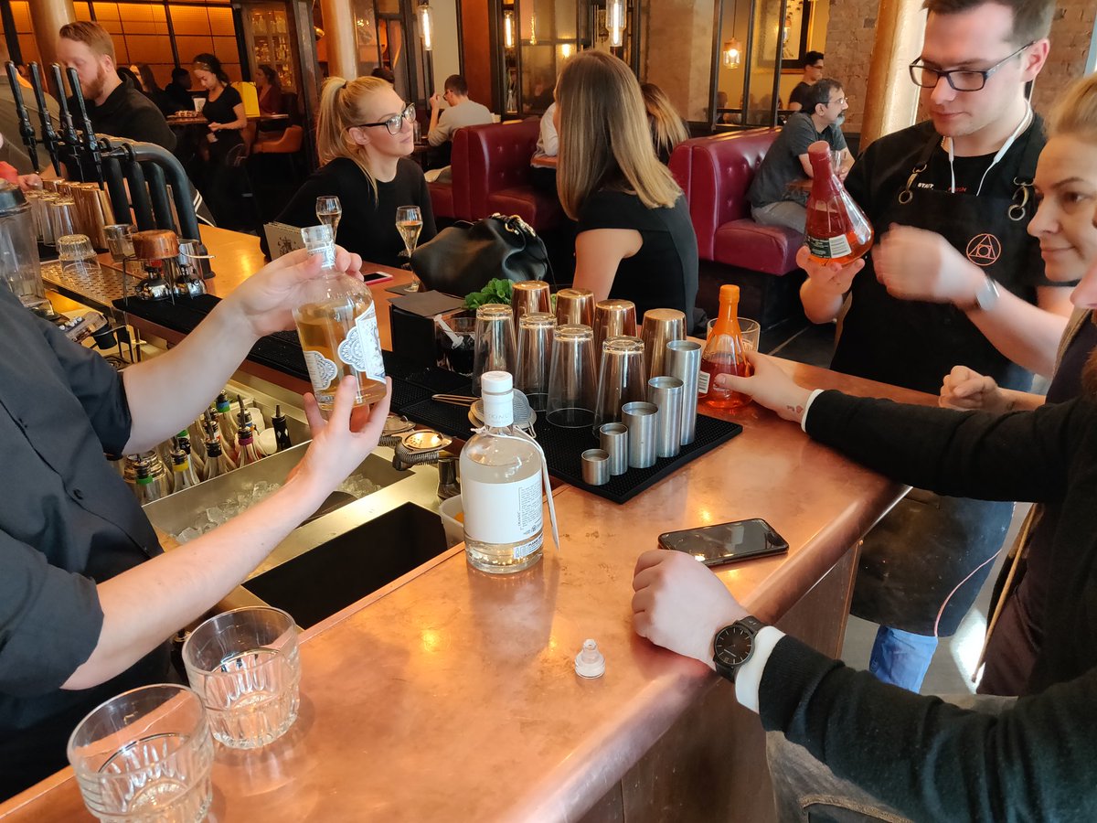 Love it when bar staff take over my job training the team with their new knowledge on German Rum, Greek liqueurs and Swedish vodka #KnowledgeIsPower <a href="/Spiritofhven/">Spiritofhven</a> #skinos #bonplandrum <a href="/AmathusDrinks/">Amathus</a>