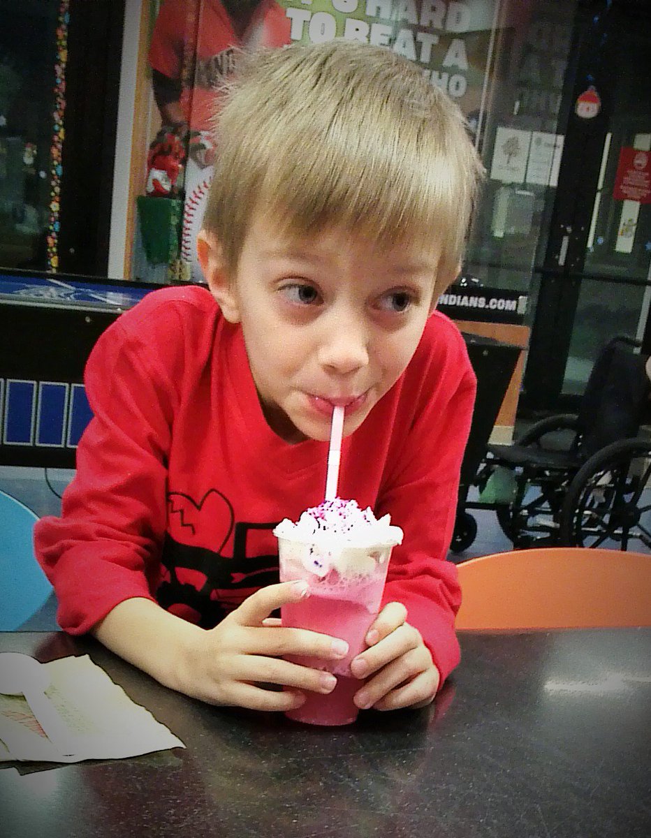 RileyCLZone's tweet photo. Love was in the air in the @teammates4kids #clzone with these tasty CUPID FLOATS! #HappyValentinesDay2019 https://t.co/IkOMqK6Wm3