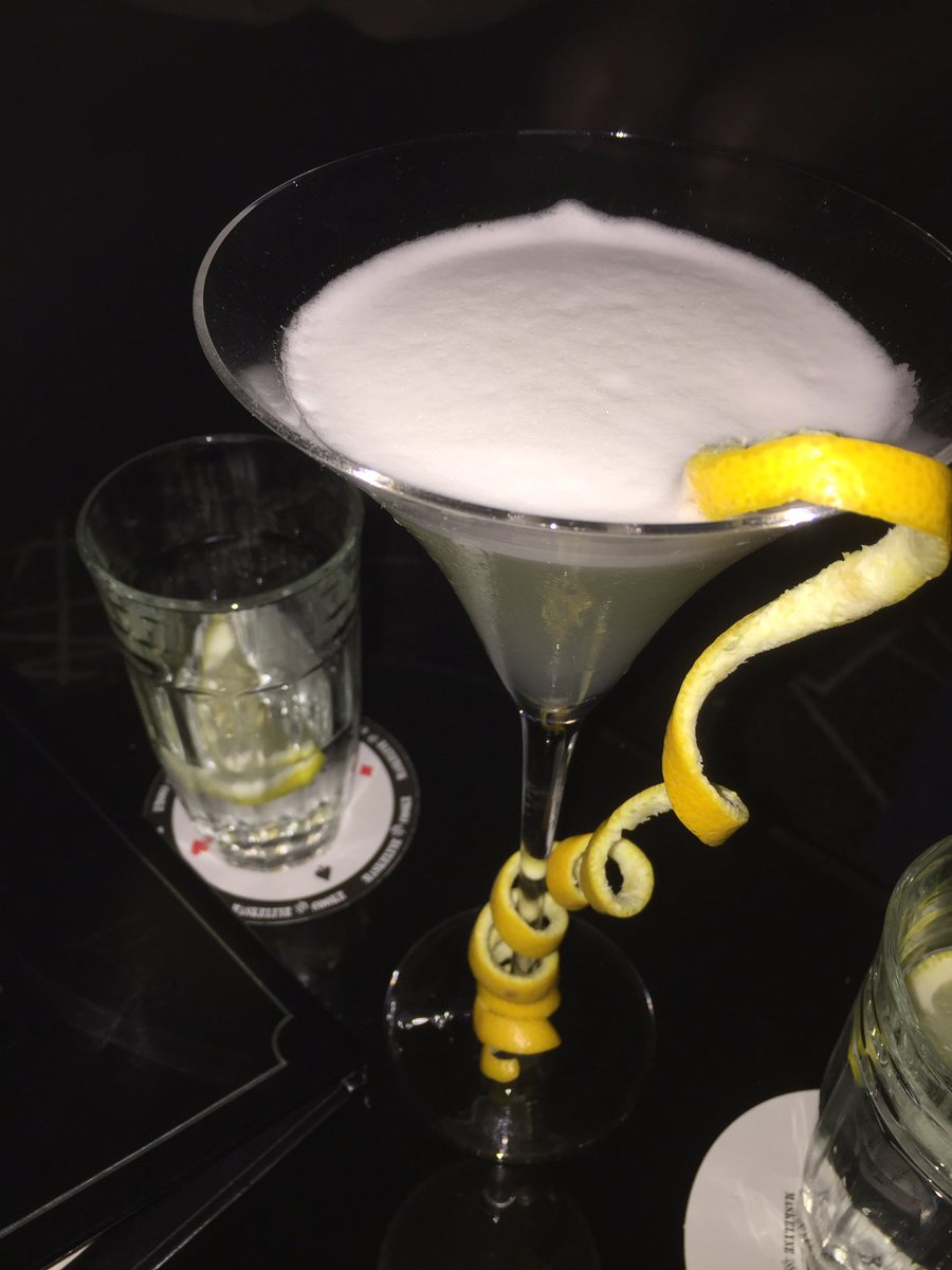 toucantoo_'s tweet photo. Living the twists and turns seen #maskelyneandcooke cocktail @LeMeridienPCDLY and @SpunCandyUK
#toucantoo like the creativity with food and drink
#cocktail #sugarcraft #valentinesrose #spuncandy #cocktailbar https://t.co/JxmxYdYZM5