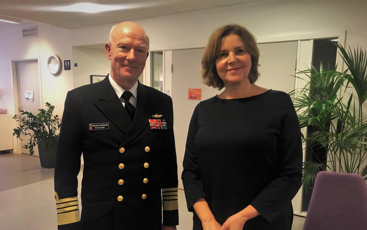 LDO (@mittombud) on Twitter photo - Historier om seksuell trakassering i <a href="/Forsvaret_no/">Norwegian Armed Forces | Forsvaret</a> danner et bilde av en alvorlig ukultur, sier ombud Hanne Bjurstrøm i møte med Forsvarssjef Haakon Bruun-Hanssen. Les mer om møtet på våre nettsider: ldo.no/nyheiter-og-fa… - Historier om seksuell trakassering i <a href="/Forsvaret_no/">Norwegian Armed Forces | Forsvaret</a> danner et bilde av en alvorlig ukultur, sier ombud Hanne Bjurstrøm i møte med Forsvarssjef Haakon Bruun-Hanssen. Les mer om møtet på våre nettsider: ldo.no/nyheiter-og-fa…