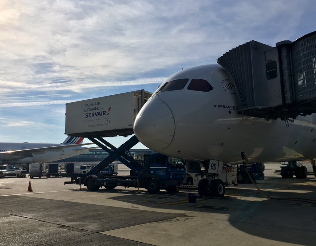 peytour13's tweet photo. #AF475 #B787 #Dreamliner after a pretty nice Atlantic crossing from 🇵🇦 , landed in Europe over Channel Islands and Le Havre . Parked F03 #CDG just beside my other “beloved” plane #777 #i❤️Boeing #avgeek Great WE in Paris expected 😉 or everywhere else 🇧🇪 https://t.co/VGySED4ec7
