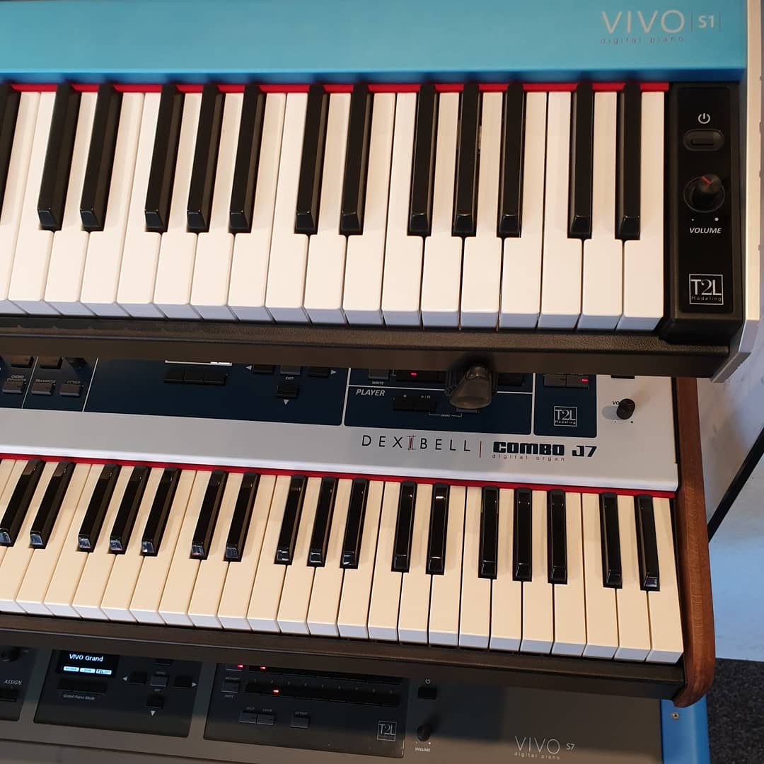 ELMusic01's tweet photo. #Dexibell keyboards on demo in store VIVO S1, Combo J7 &amp; VIVO S7. #keys #organ #piano #unlimitedpolyphony https://t.co/jAcCrHDlIT