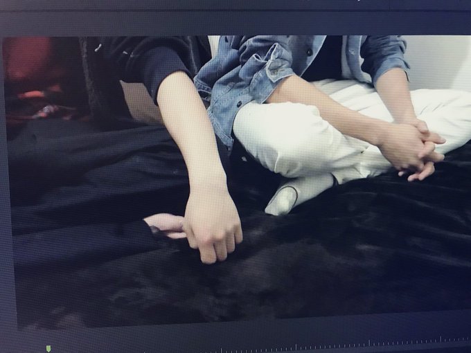 今日はバレンタインプレゼント付第2弾の編集終わらなかったので編集の途中経過載せます！ 男子二人並んでるけど、二人は友達でノンケです さあ、何が起こるかはもう少しお待ちくださいね☺️ https://t