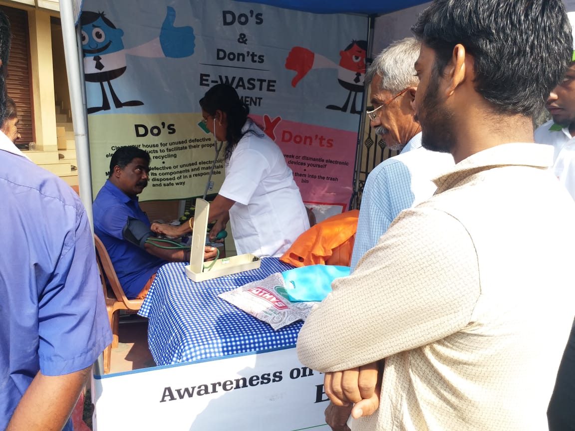CleanToGreen's tweet photo. Glimpse of the #EwasteAwarenessCampaign with the #refurbishers at Thiruvananthapuram. #MAIT #GreenE #CleanToGreen #environment #Recycle #Recycling #ewaste https://t.co/4F8EOYP7vH
