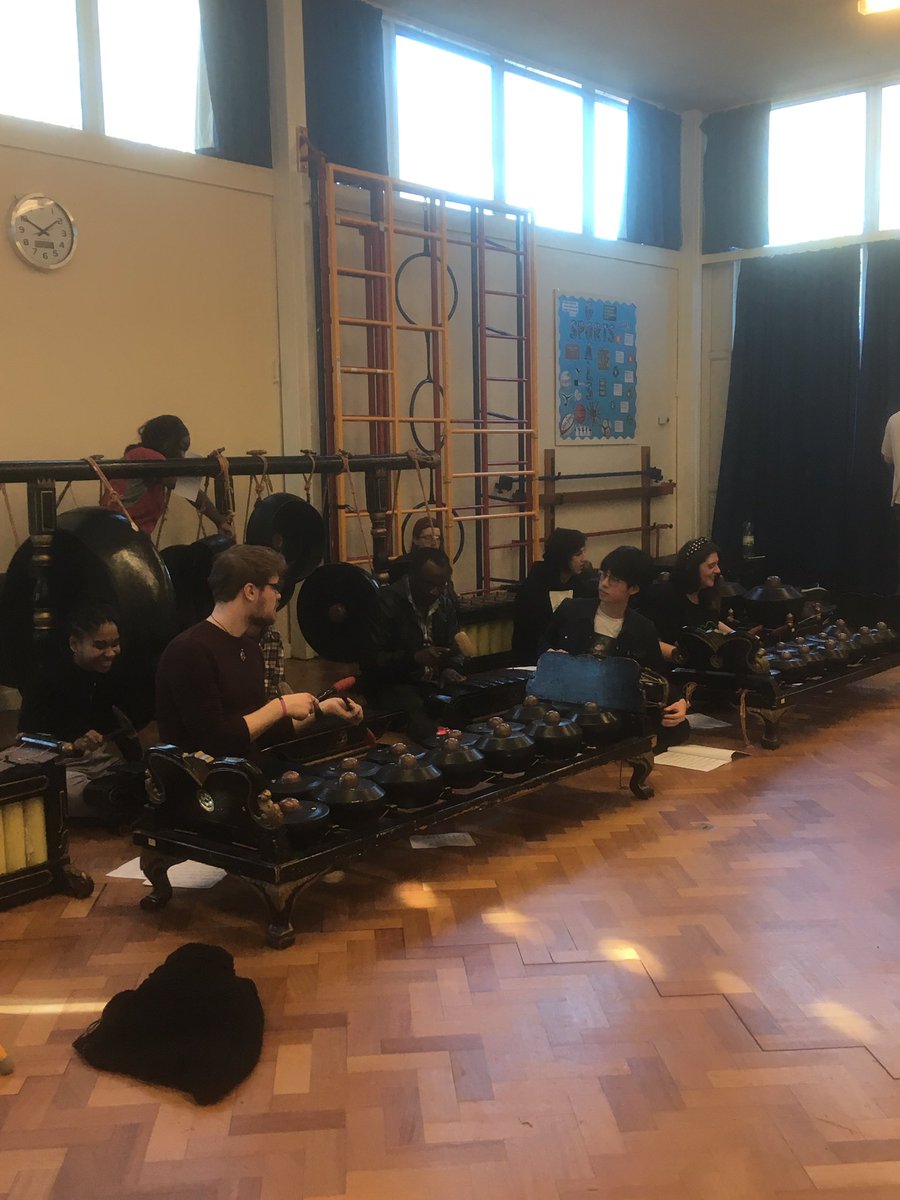 Song Writing &amp; Production final year students warming up for this afternoon’s performance with @2013Wwj children #uhcreatives @UniHertsArts <a href="/UniofHerts/">University of Hertfordshire</a>