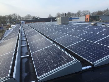 PVCARE's tweet image. Om de klimaatdoelen te halen willen @urgenda en 170 woningcorporaties 100.000 woningen gaan verduurzamen (via @rtlnieuws): bit.ly/2V2D3gK

Voor inspectie, onderhoud&amp;amp;maintenance kunnen zij contact opnemen met PV-Care. Lees onze servicevoorwaarden: bit.ly/2DLm5ha