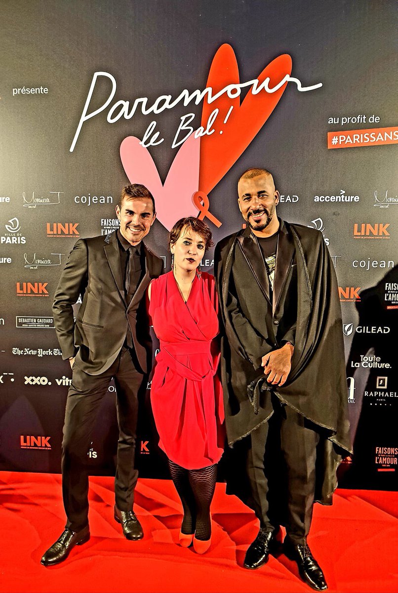 aurebeaucamp's tweet photo. Encore bravo aux ami-e-s de @FondsLink pour cette première très réussie du #ParamourLeBal pour @parissanssida une belle soirée pour récolter des fonds pour lutter contre le #VIH https://t.co/0aDca9wiZG