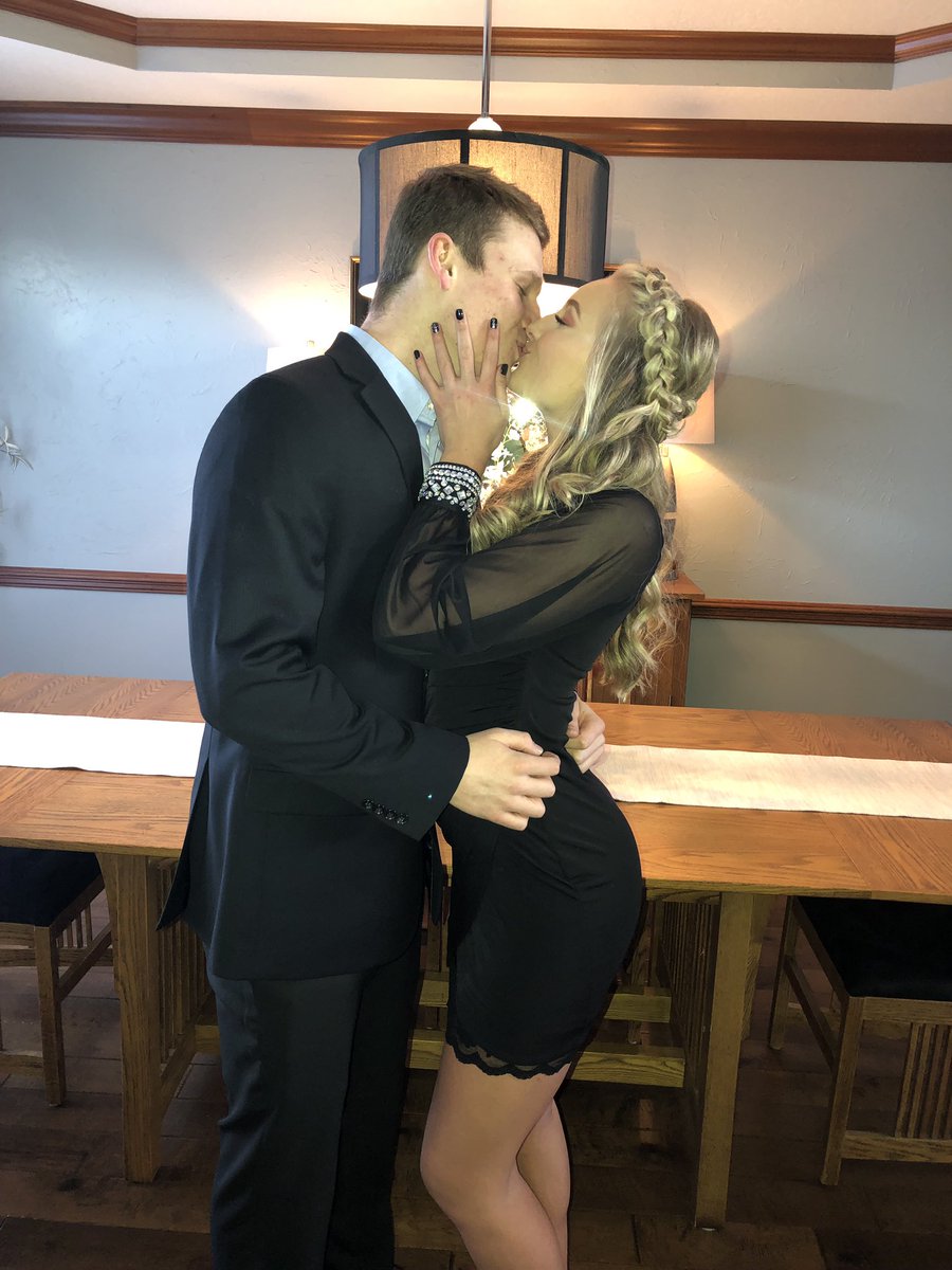 Jackson_Davis15's tweet photo. Happy 18th birthday my love💙 i hope your day is as amazing as you are! I can’t wait to celebrate many more with you😘 https://t.co/iZUcihxJ6c