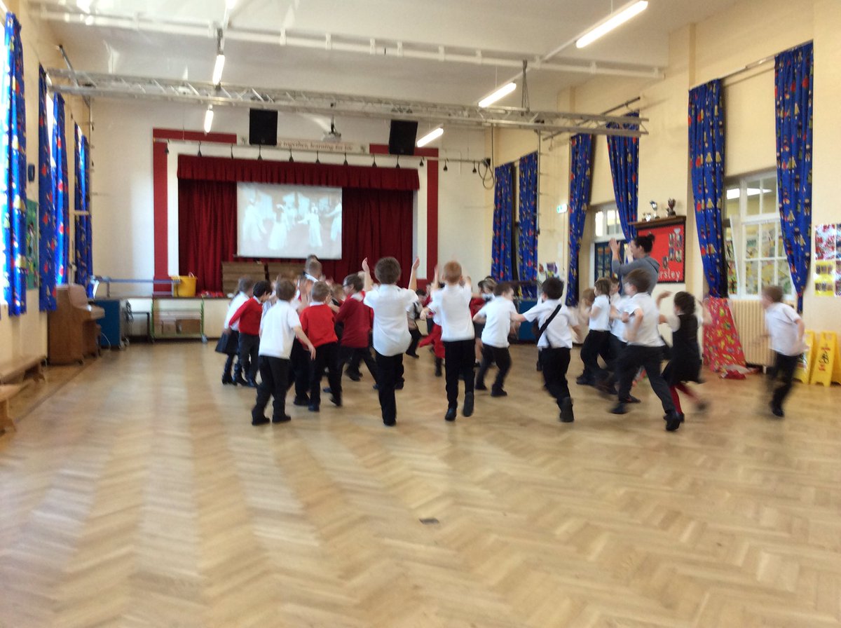 KnypersleyFirst's tweet photo. Year 2 have had great fun learning a traditional Jewish dance to the music Hava Nagila #letsrejoice #hebrew https://t.co/D6jEF91pgS