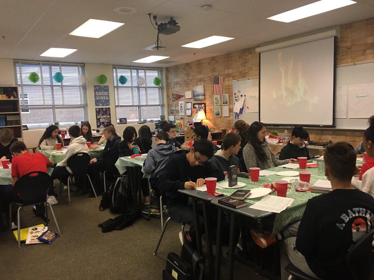 MrsKozimorFCPS's tweet image. Started the morning with a #booktasting so students have choice for our #litcircles! 
#fcpsela #watchusSoar #bonappetit