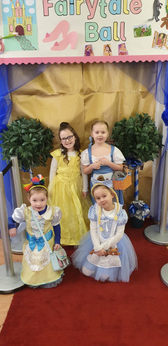 INACTIVEStAl's tweet photo. Reception's Fairytale Ball #writingweek @Talk4Writing #promotingtalk https://t.co/eeW23I2QUy