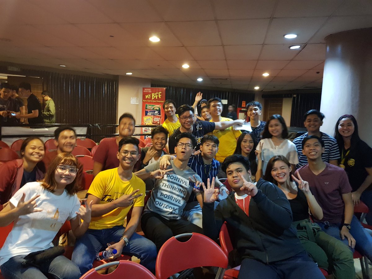USTACES's tweet photo. CE MAKE SOME NOISE!!!

#FUSION2019
#EnggWeek2019
#SipPurifiedWater
#CEatFUSION https://t.co/5hkzjepc8Y