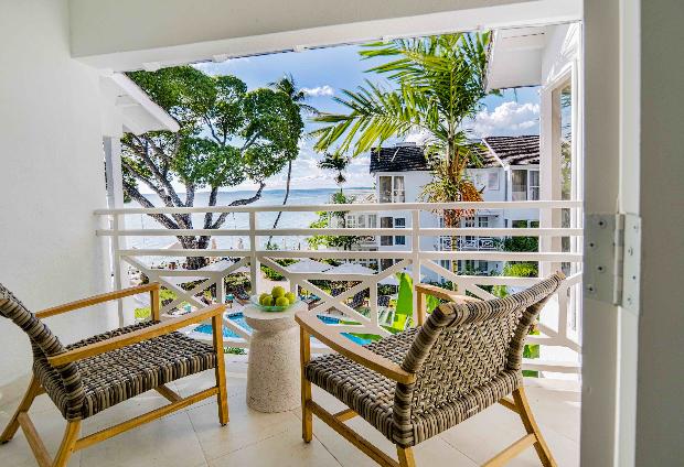 CWM_YDCW's tweet photo. #FREEBIEFRIDAY #Win a 5-night #honeymoon for 2, staying at @ElegantHotels Treasure Beach Hotel in #Barbados!
Win:
❤ 5 night stay for 2 on B&amp;B basis 
❤ Watersports &amp; 2 spaces on Art Crawl tour 
❤ &amp; so much more!
Enter: https://t.co/XCeb4QYH6i before Friday, 5/4/19 #Giveaway https://t.co/HSjLZZKK1G