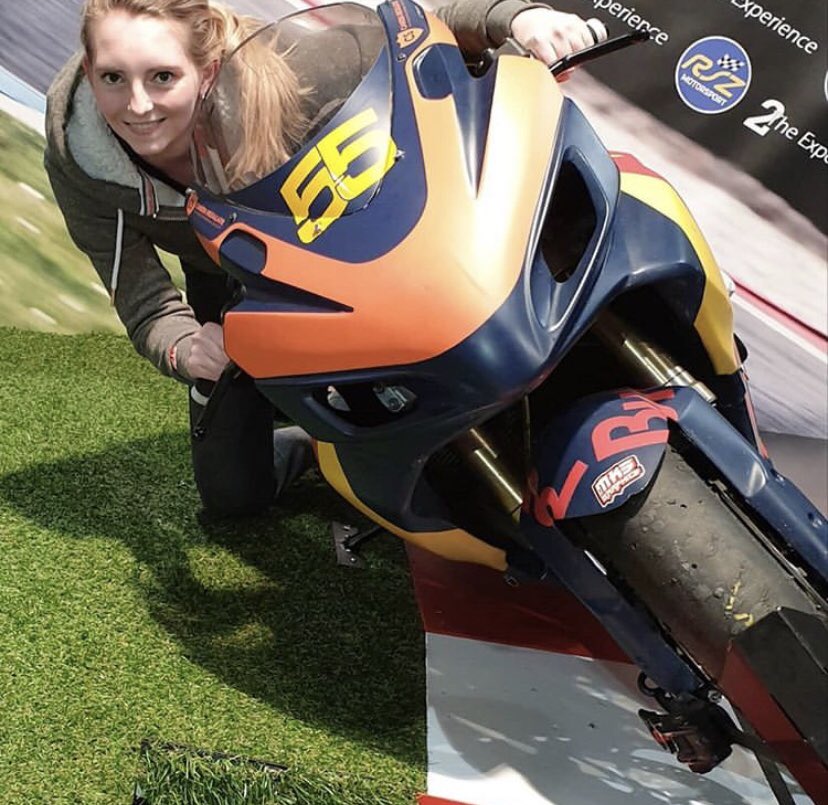 ZAC_motoren's tweet photo. Winnaars van dag 1 @DeMOTORbeurs zijn bekend!

RSZ Motorsport 5 Vrij Rijden sessies🏆:
S1000RREVERYDAY

2 The Experience training🏆:
Cheyenne Bos

Ook een van deze prijzen winnen? Kom langs in hal 10 stand en ga plat door de bocht📸

#rszmotorsport #2theexperience #motorbeurs https://t.co/VgIoULmdBZ