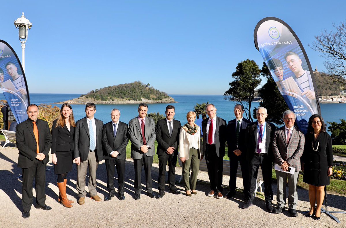 tecnalia's tweet photo. ‼@EITManufactur tendrá sedes en #Euskadi #Alemania #Suecia #Austria e #Italia
👉Integrantes del "Interim Management Team” durante la última jornada del congreso.
¡ENHORABUENA por esta iniciativa!
📍@SSTurismo de #SanSebastian
#EITCommunity #EUinnovation #H2020 #EITManuMatch https://t.co/oPb9z4L8Dd