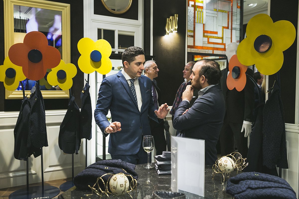 SPENDINmagazine's tweet photo. #Yusty, la tienda multimarca de lujo ubicada en la calle Serrano de Madrid, presentó con amigos y clientes la colección de @LardiniOfficial y Gabriele Pasini otoño-invierno en el 40 aniversario de la marca Lardini. @YustyShop https://t.co/gpd7o86KC8 #SPENDIN #Events https://t.co/RULDX6KVrE