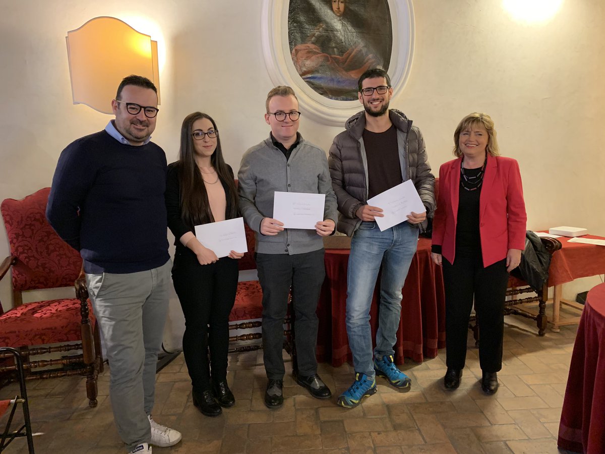 comunetn's tweet photo. Premiati oggi i partecipanti a #Trentonatalecontest2018: sono state più di 500 le foto postate in città durante il periodo natalizio. Per i vincitori soggiorni a Trento, prodotti del territorio, #museumpass e skipass per @montebondoneski https://t.co/27QEI287wG