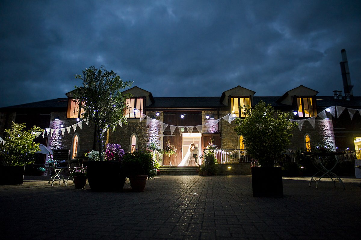 A barn with a difference, the unique Worton Hall is a contemporary venue peppered with traditional features ready to host your civil ceremony and wedding reception for 60 to 250 guests ow.ly/bjwr30nGpm2  #wedding #oxfordshire <a href="/WortonHall/">Worton Hall</a>