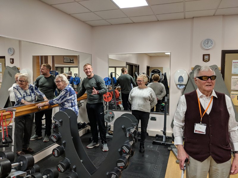 BlindVeterans's tweet photo. Our #Llandudno centre’s gym welcomes new #volunteer Andy. He's just returned from the US where he was teaching sport, and is ready to put our #BlindVeterans through their paces 🏋🏋️‍♀️ Interested in #volunteering? Learn more 👉 https://t.co/TsE8fAEi8K   

#FridayFeeling https://t.co/5YauyTgdAQ