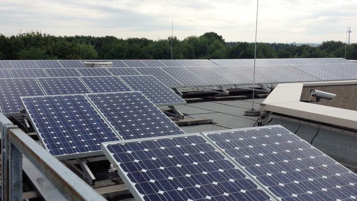 aseanenergy's tweet photo. Tell your story on renewable energy through #AYVC2019 by portraying the benefits of renewables to the environment and/or societies; or by portraying youth’s efforts in using renewable energy in daily life. #ASEANRenewables #ASEANLit https://t.co/DrfR8LxdDa