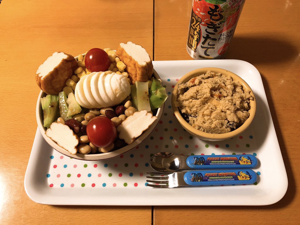 cccc628's tweet photo. 夜ごはん⭐️

キャベツともやしとブロッコリーとプチトマトとコーンとビーンズと魚河岸揚げのサラダ(中華ドレ)
卯の花

今日はお酒と共に🍷✨
明日から合宿免許でお酒が飲めないので😂✋🏻𐤔𐤔𐤔 https://t.co/QTXfEABAol