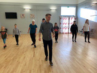 TradDanceScot's tweet image. (Re)working the 'Shuffle' w/ Jane Douglas School of Dance at Feis Lochabair last weekend. Latest blog from #FirstFootingDance artist-in-residence Nic Gareiss. firstfootingscotland.tumblr.com/post/182764612… @fngaidheal