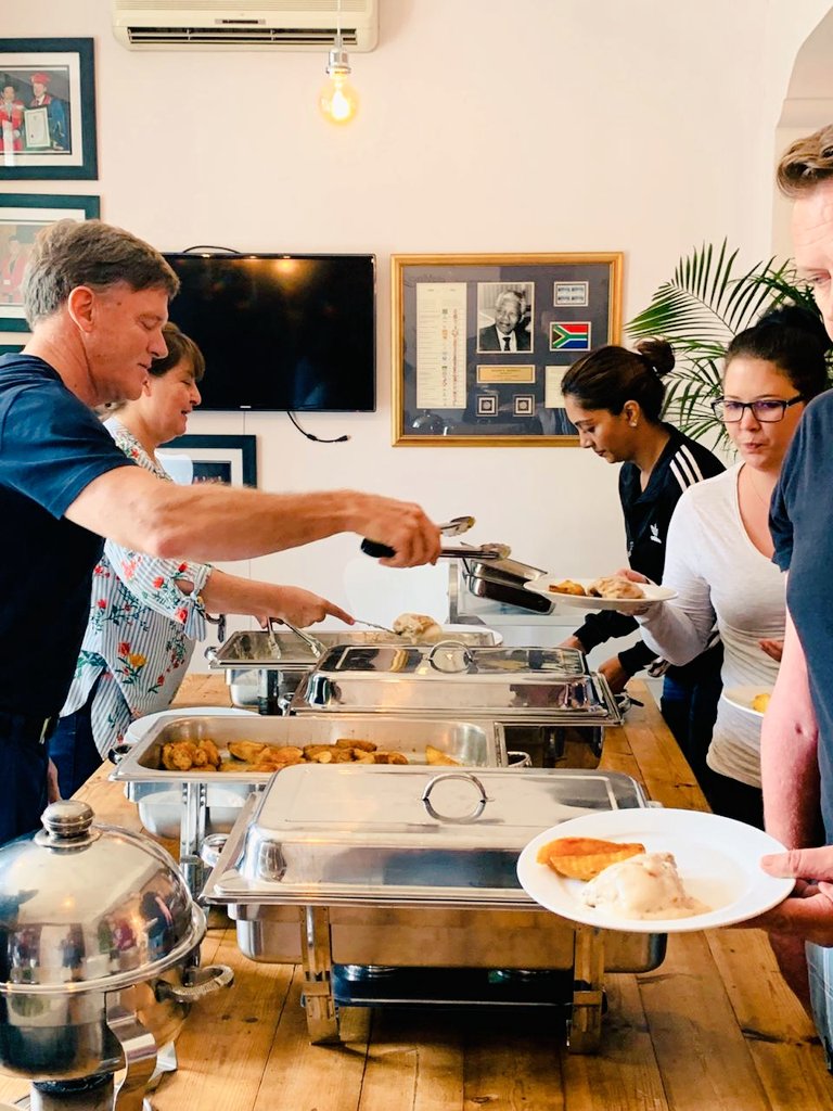 davinci_za's tweet photo. Co-creation permeates all aspects of DV culture... Our CEO Prof. Ben Anderson serving students lunch today. https://t.co/YVcmP2xW0G