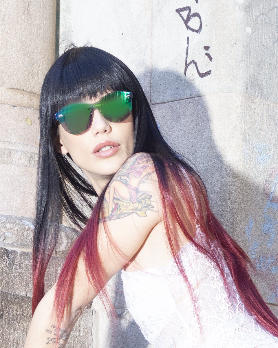 EG_Visur's tweet photo. Gafas de sol sin armadura. 

👓 Sin armadura
👓 Unisex
👓 Lentes categoría 3
👓 Protección UV400

#AlucinoConMisGafas #sunglasses #gafasdesol #elenagarciaeyewear #pantallas #tuttolente #ópticas  #sun #style https://t.co/KYBgvvTpxc