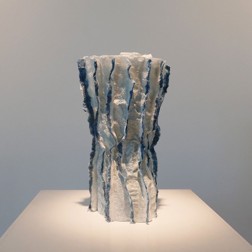 duurzaampapier's tweet image. Kunstenaar Loes Schepens maakt prachtige objecten met zelfgemaakt papier. Lees meer op papierenkarton.nl/mediaroom/kuns…