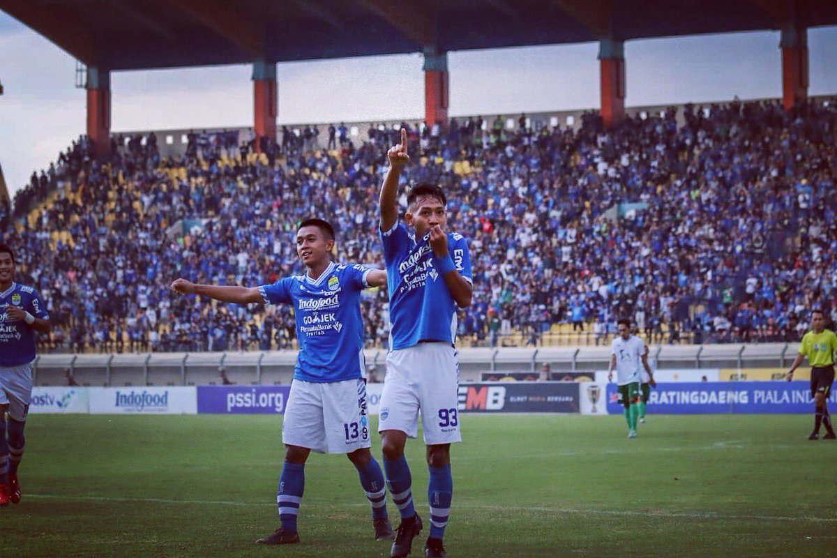 Tidak ada pemain lebih besar dari pada lambang di dada!🐯💪💙
#persib
<a href="/persib/">PERSIB</a>