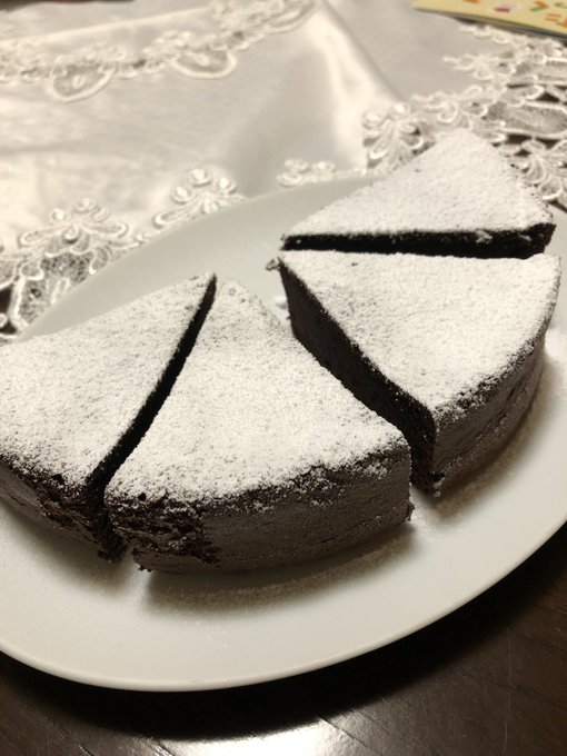 昨日は絵が描けなかったので作ったケーキだけw来年はバレンタイン絵描くぞー! 