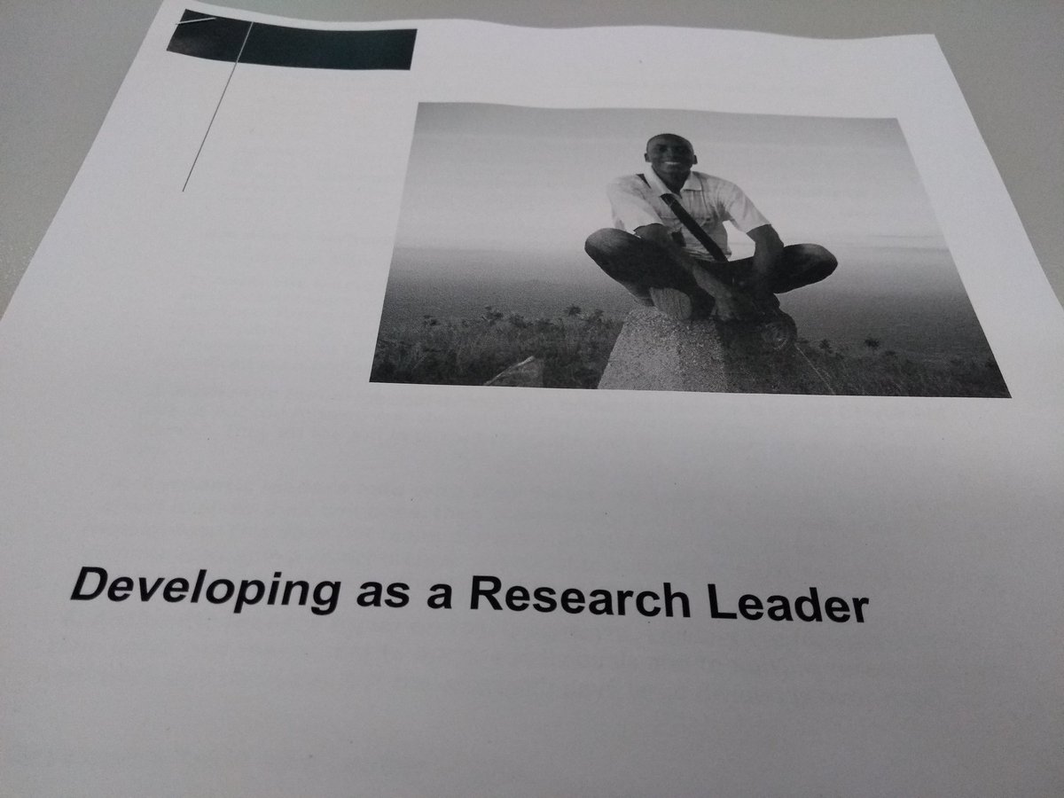Laurawendy's tweet photo. Today @ismenasg and me are attending the #DevelopingAsALeader course from @OfficialUoM with @DeborahDalley to improve in our careers👩🔬🔬 (both in academia and at @ComunidadCeru) and to understand our line managers.😎#thisgirlcan #postdoclife https://t.co/B34u9FQp3F